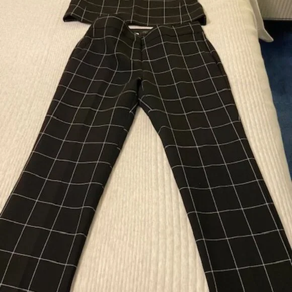 Ann Taylor B/W Windowpane Pants - Picture 4 of 4